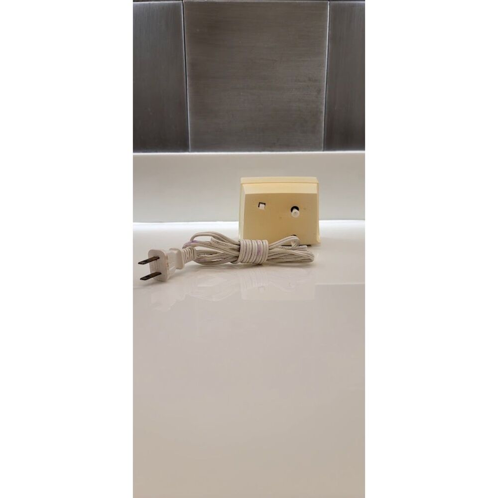 Westclox Dialite Electric Alarm Clock Vintage USA Blue Numerals Model 22090 - Picture 2 of 5
